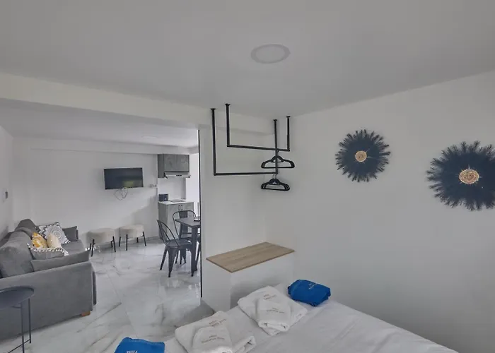 アパート Gold Emerging Ltd 1 *